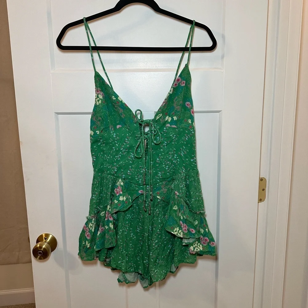 Free people brand new never worn Green Floral Romper with Spaghetti Straps - Picture 3 of 8